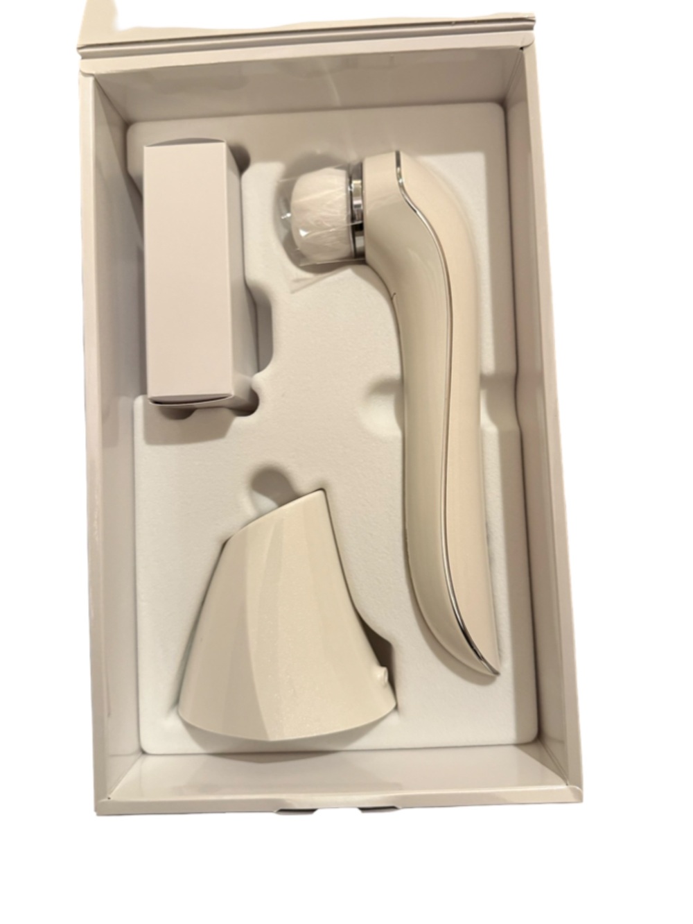 ReFa CLEAR Facial Cleansing Brush in White with Blue Accent